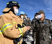 [포토]공군참모총장, 설맞이 장병 격려 및 대비태세 현장지도