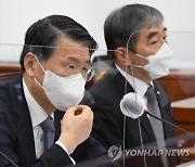 [속보] 쌍용차 회복 힘 보태는 은성수.."고용도 있으니 괜찮다면"