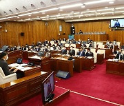 정의당 강원도당 "의회 해외연수 예산, 반납해야"