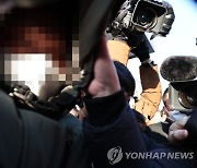 2차 공판 마치고 나온 '정인이' 양부 안 모 씨