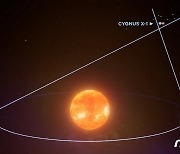 백조자리 X-1 블랙홀, 더 무겁고 지구와 거리는 더 멀다