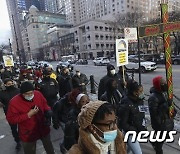 핸드백속 권총 갖고 놀던 아이들 오발..20대 엄마 숨져