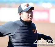 [포토] 김민우 '어깨를 잘 풀어줘야지'