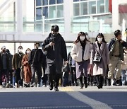 日, 이번엔 '면역 회피' 변이.."백신 효과 장담 못 해"