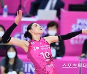 [ST포토] 김연경, 독기를 품은 공격