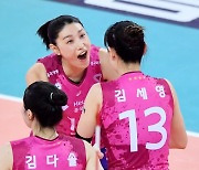 [ST포토] 김연경, 김세영 바라기