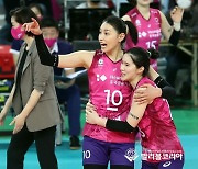 공격성공시킨 김연경과 김다솔.