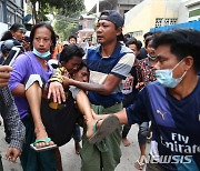 정부 "미얀마 시위 강경진압 우려..폭력 자제 강력 촉구"