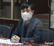 하태경 "보수정부 국정원만 더럽다니..박지원, 신종 정치개입"