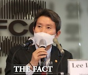 탈북민 4명 "이인영, 증언 거짓말 취급..명예훼손 고소"