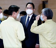 한국 집단면역, 정부는 11월 전망.. 해외 분석기관은 "내년 중반"