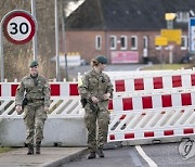 DENMARK GERMANY BORDERS TIGHTEN RESTRICTIONS