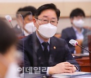 野 "'신현수 파동' 국정농단" vs 朴 "금도 벗어난 적 없어"(종합)