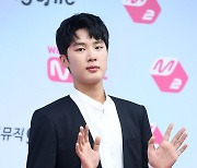 [Y이슈] 김동희, 학폭 의혹→부인→추가 폭로 "母가 죄송하다고 전화"(종합)