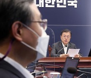 청 "신 수석과 검찰 인사 협의" 복귀 길 텄지만 '불안한 봉합'