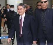 법원 "'5·18 북한군 개입' 지만원 신간 출판 금지 명령"