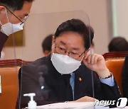 박범계 "신현수 논란, 인사관여 위한 檢의 언론플레이"