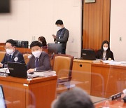 [사진] 본지 보도 기획부동산 문제 질의하는 홍기원 의원