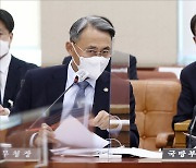 모종화 병무청장과 대화 나누는 서욱 장관