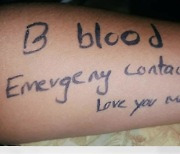 [영상] 미얀마 시위대 팔뚝에 쓴 혈액형·연락처.."엄마 사랑해요"