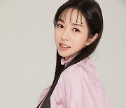 [bnt화보] 권민아, 상큼한 미소와 함께 '청순미' 매력!
