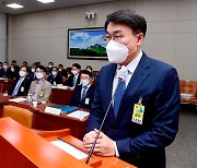 대기업 CEO들 산재 청문회 불러 놓고..日 신사 참배 따진 與의원