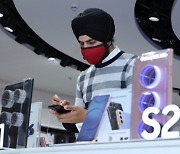 "'아이폰12' 인기 무섭네"..위기의 삼성, 애플에 역전 당했다
