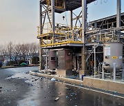 울산 한 공장서 2차례 폭발..과산화수소 유출