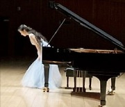 [공연 리뷰] 화려한 기교·차분한 전개..러시아 피아니즘 정수 선보여
