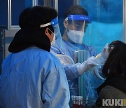 외국인 노동자 감염 확산.. "단속·처벌 우려 없으니 검사받아달라"