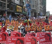 "사람이 강을 이뤘다" 수백만명 거리로 '분노의 미얀마' [영상]