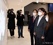 [헤럴드pic] 김영삼도서관을 찾은 안철수 국민의당 대표