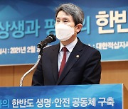 이인영, 남북 코로나 협력 강조..생명공동체 불지피기