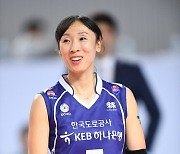 한국도로공사, 정규리그 마지막 홈경기서 이효희 코치 은퇴식 진행