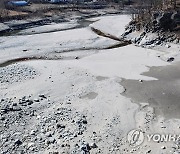 실개천으로 변한 강릉 오봉저수지 상류