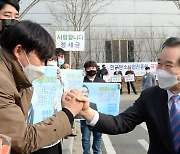 정총리, 고향 찾아 화끈한 지원 약속.. "키워주셔서 총리도 하고"