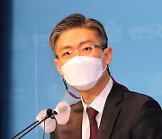 민주당, 열린민주·시대전환 '3자 단일화' 착수..조정훈 "계급장 떼자"