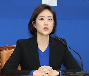 고민정 "선거공보물에 상인회장 지지발언 있는지도 몰랐다"