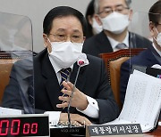 민정수석 사의파동, 대통령비서실장 답변과 남은 의혹
