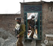 INDIA KASHMIR SECRITY BEEFED UP