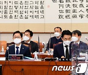 '착한 임대인' 세액공제 50%→70%로 확대..법사위 통과