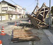日 후쿠시마 강진 사망자 뒤늦게 확인..'50대 독거남, 집에서 숨져'