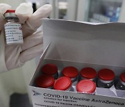 '온도 이탈' AZ 백신 "문제없다. 폐기 안 하고 사용"