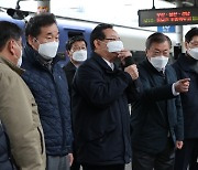 가덕도 신공항 특별법 국회 법사위 통과..문 대통령 "세계적인 물류 허브로"