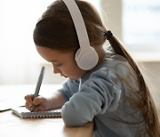 온라인 수업 얼마나 질렸으면..8살 소녀가 쓴 '기막힌 속임수'