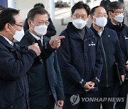 野, 문대통령 부산행에 격앙..주호영 "선거개입은 탄핵사유"