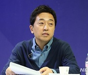 금태섭 "檢특수부 키우려는 조국과 싸워"..조국 "선거에 이용하려 날 호출"