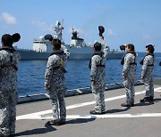中, 싱가포르 해군과 합동훈련.. 美 주도 포위망 뚫기?