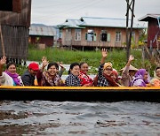 [한 컷 세계여행] 이 순박한 표정의 미얀마 사람들을 기억합니다