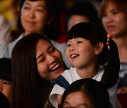 "다문화가정 한국인남편의 가사·양육관, 일반가정 남편보다 더 성평등적"